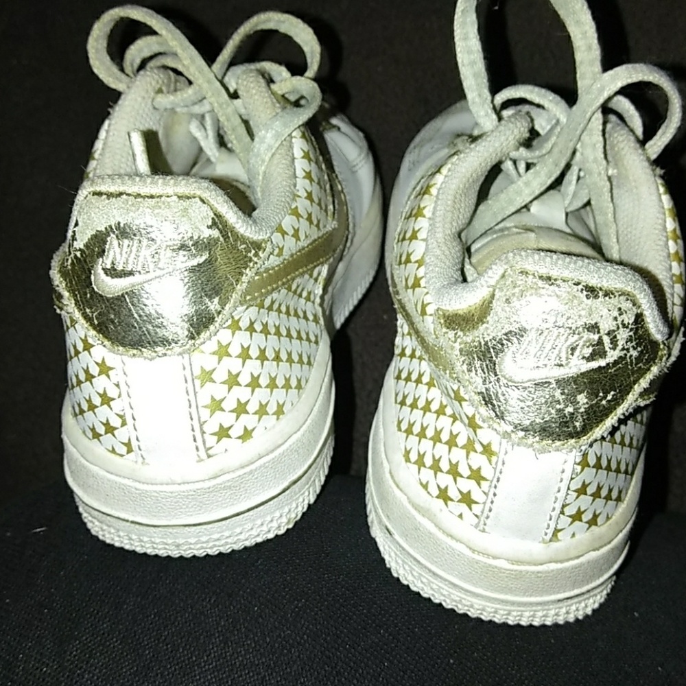 Nike - Picture 3 of 4